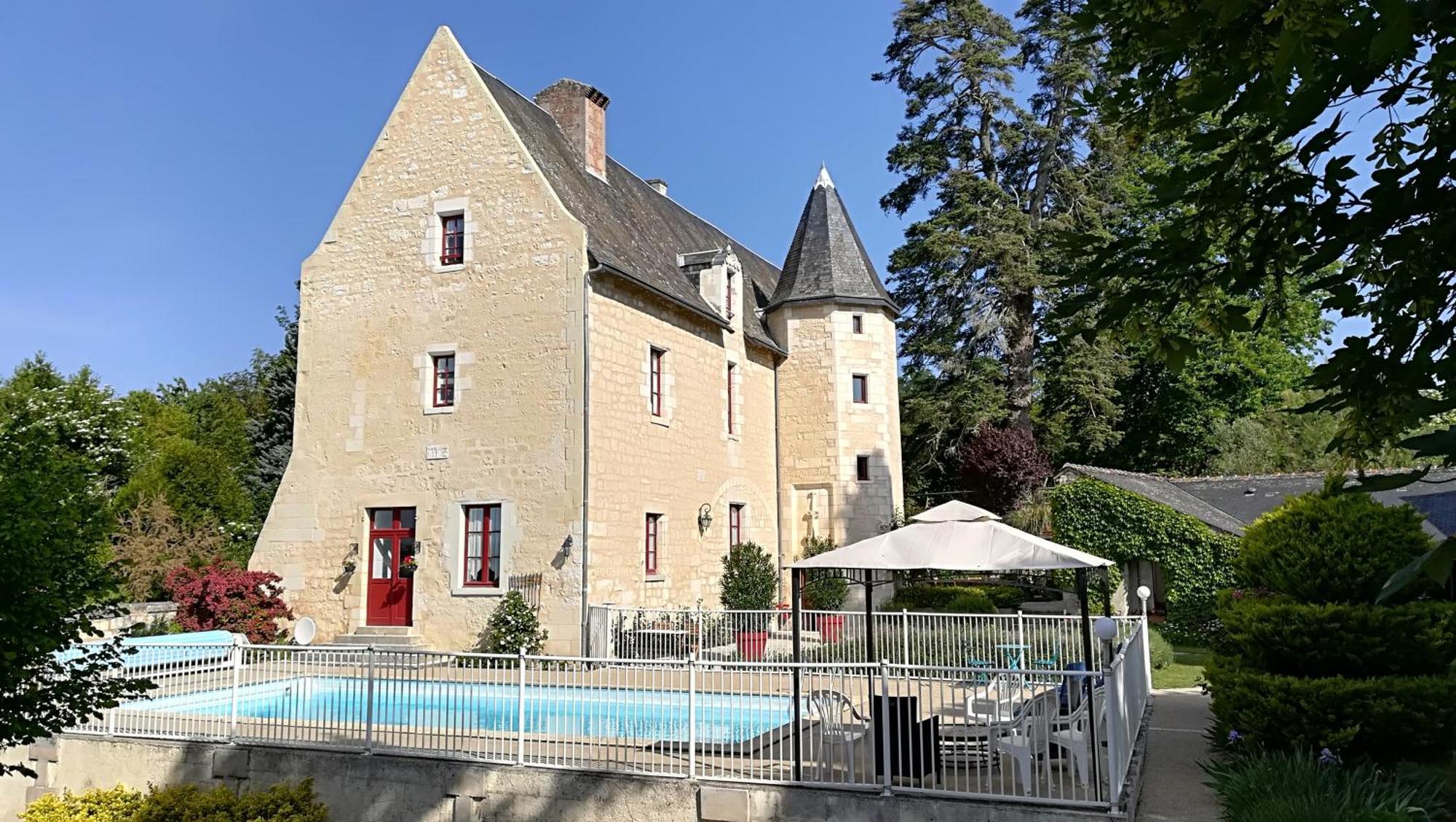 Manoir De L'Abbaye Bed & Breakfast Seuilly ภายนอก รูปภาพ