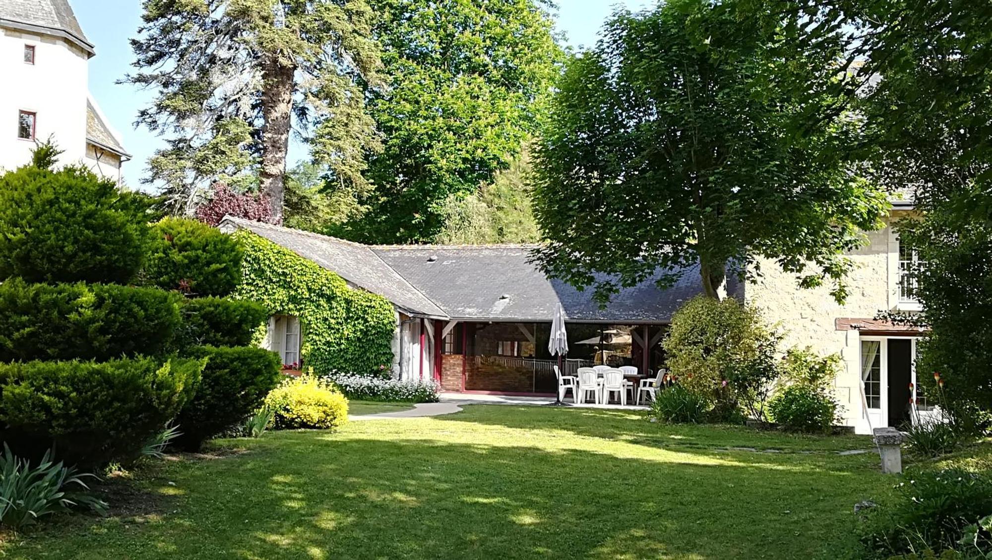 Manoir De L'Abbaye Bed & Breakfast Seuilly ภายนอก รูปภาพ