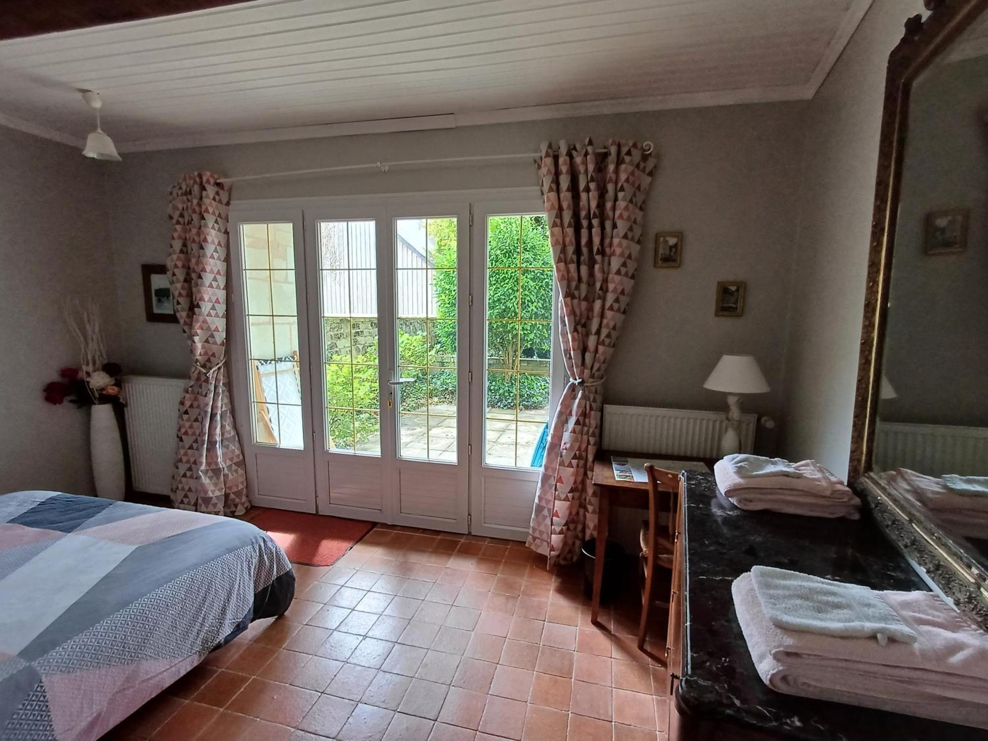 Manoir De L'Abbaye Bed & Breakfast Seuilly ภายนอก รูปภาพ