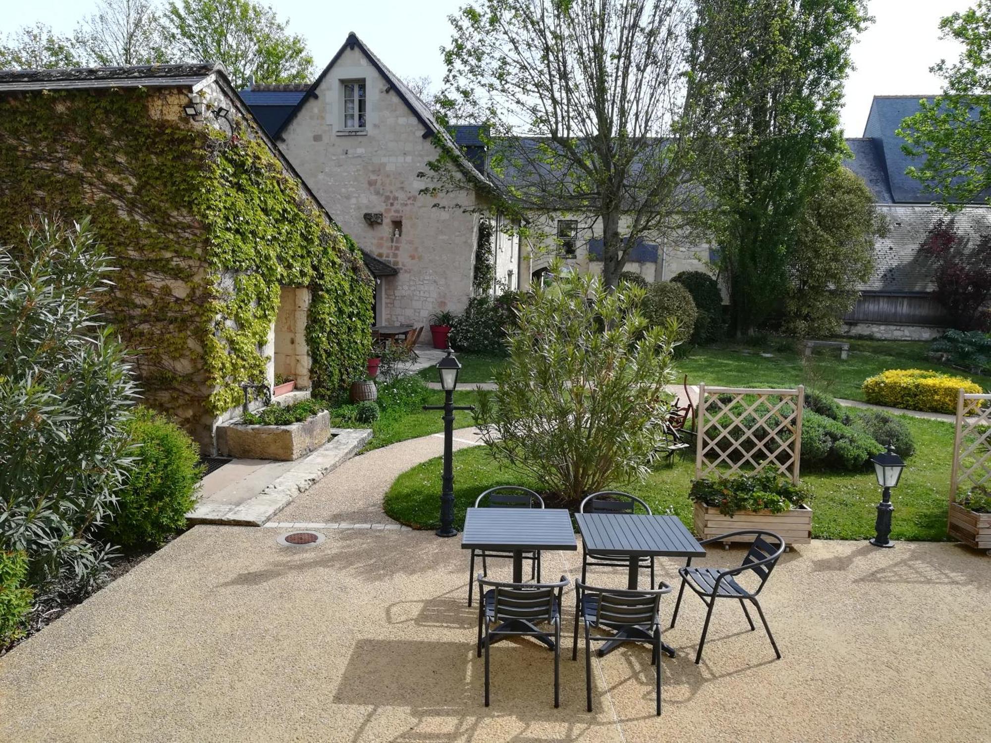Manoir De L'Abbaye Bed & Breakfast Seuilly ภายนอก รูปภาพ