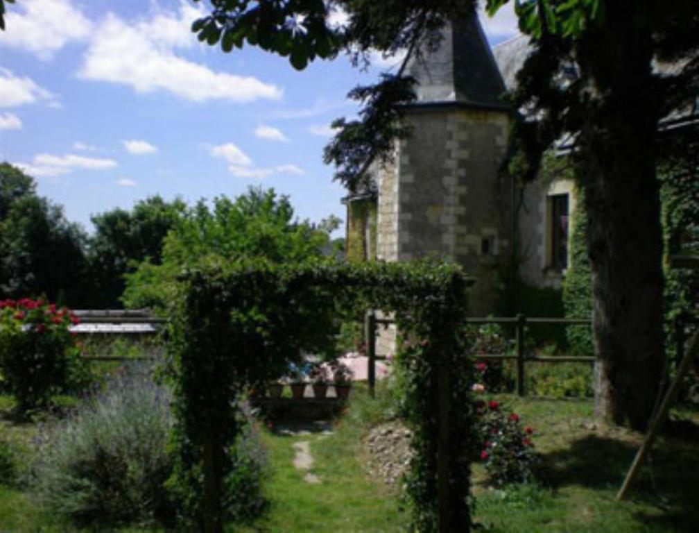 Manoir De L'Abbaye Bed & Breakfast Seuilly ภายนอก รูปภาพ
