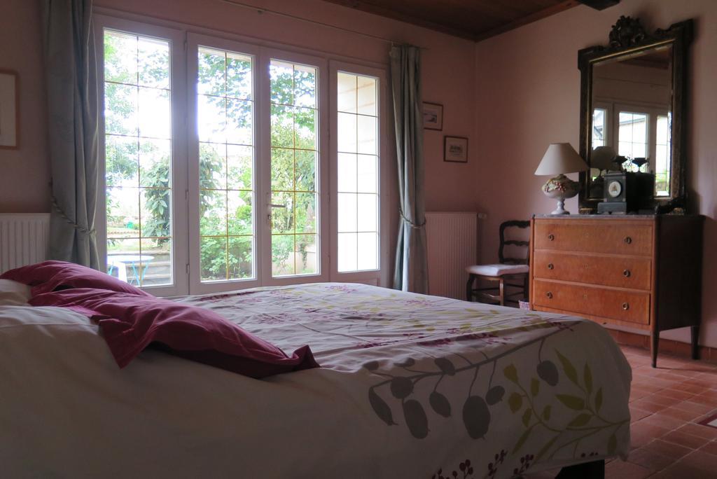 Manoir De L'Abbaye Bed & Breakfast Seuilly ภายนอก รูปภาพ