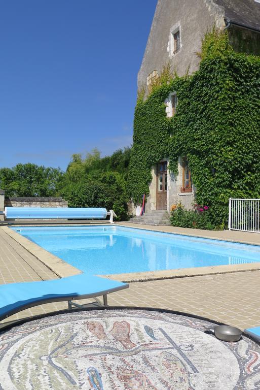 Manoir De L'Abbaye Bed & Breakfast Seuilly ภายนอก รูปภาพ
